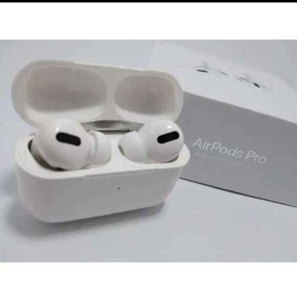 AirPods Pro with MagSafe Case (USB‑C) new - Picture 2 of 6